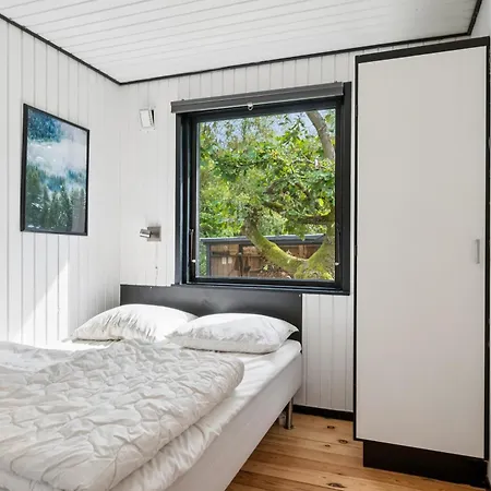 Charming In Scenic Fuglslev With Large Garden And Cosy Outdoor Spaces 펜션 에벨토프트